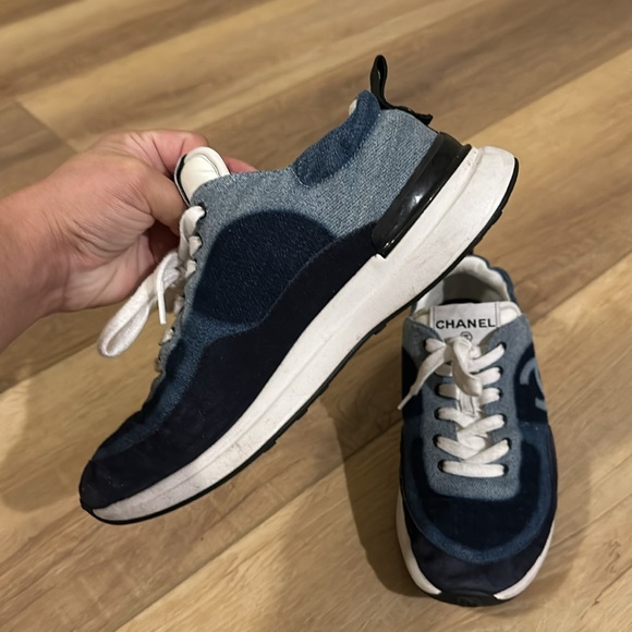 Chanel Denim Suede Calfskin Womens CC Sneakers Size 37 Dark Blue - Picture 3 of 10